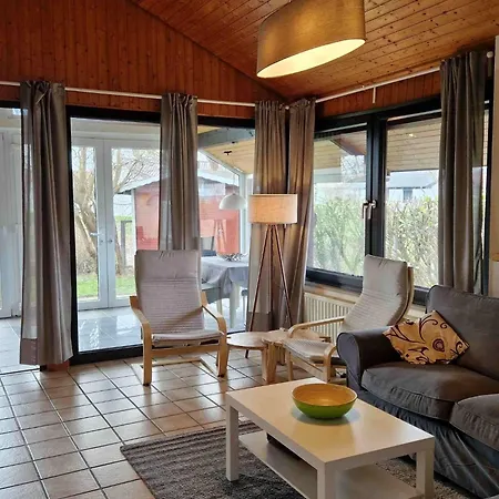 Casa vacanze L21 Mit Wintergarten Und Holzterrasse By Interhome