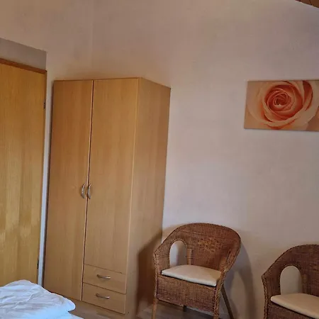 L21 Mit Wintergarten Und Holzterrasse By Interhome *